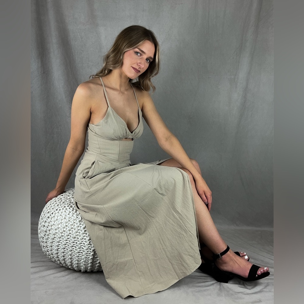 Mable Spaghetti Strap MIDI Dress w/ Cutout